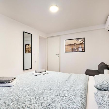 Lina Apartments Умаг Экстерьер фото